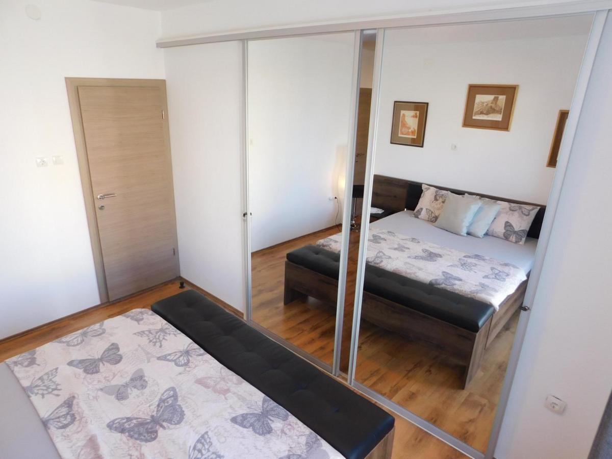 Jacky Apartment / Sea View Makarska Exteriör bild