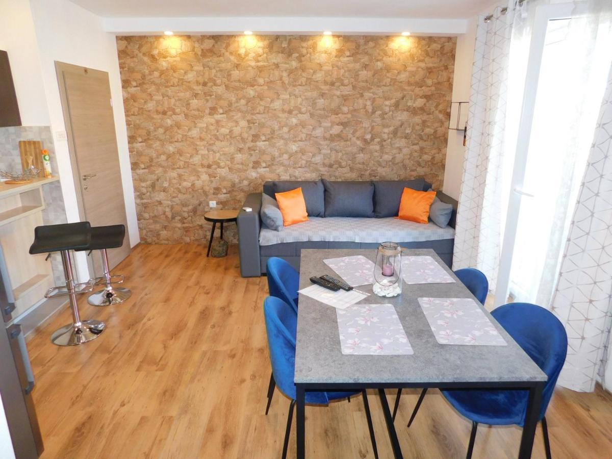 Jacky Apartment / Sea View Makarska Exteriör bild
